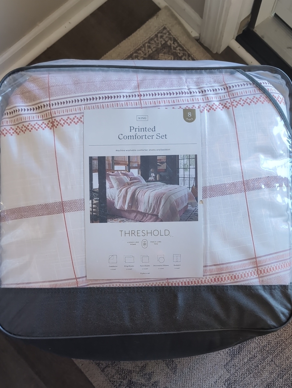 Threshold king Printed Comforter Set 8 Piece - White with Red Pattern